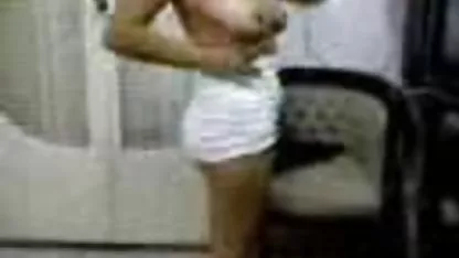 Wanita nonton bokep jepang sub indo pakai tali